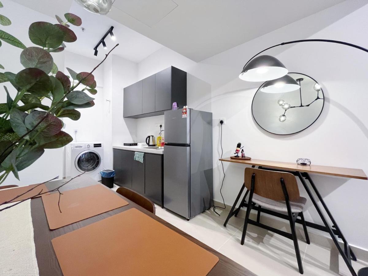 Colony By Infinitum Apartment